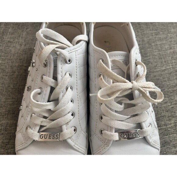Guess Gladiss Sneakers Womens 9.5 Silver Accents Guess Spell Out White - Picture 5 of 12
